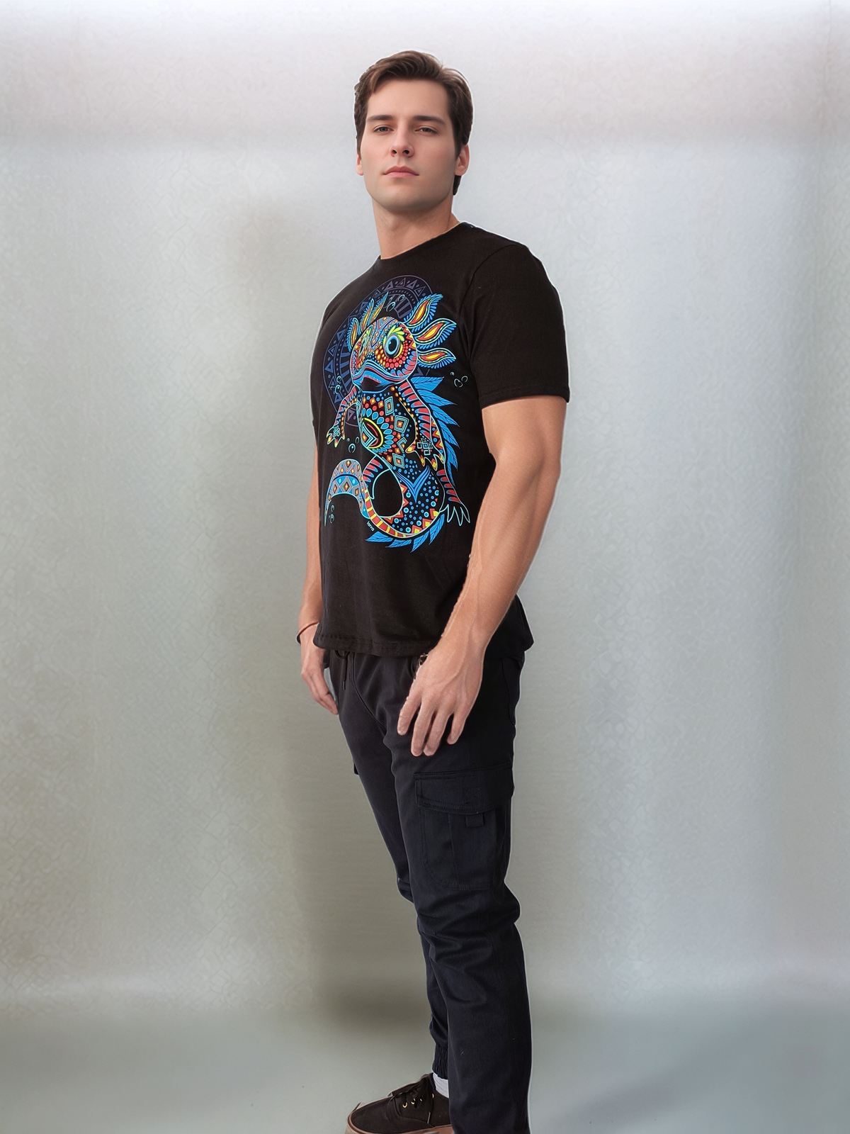PLAYERA AXOLOTE MANDALA HUICHOL