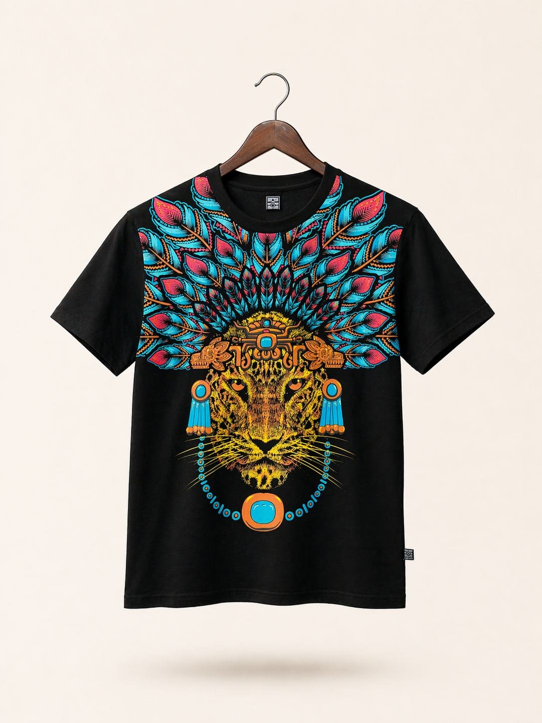 Playera Negro Jaguar Collar Penacho