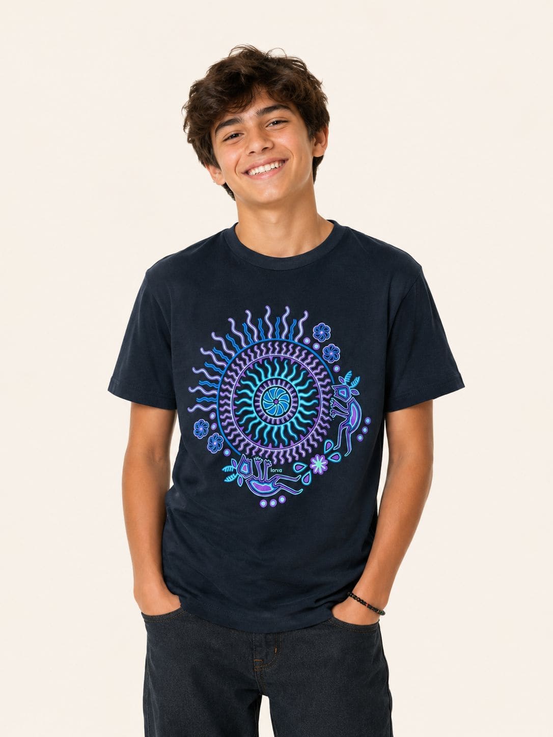 Playera Negro Peyote Sol Huichol
