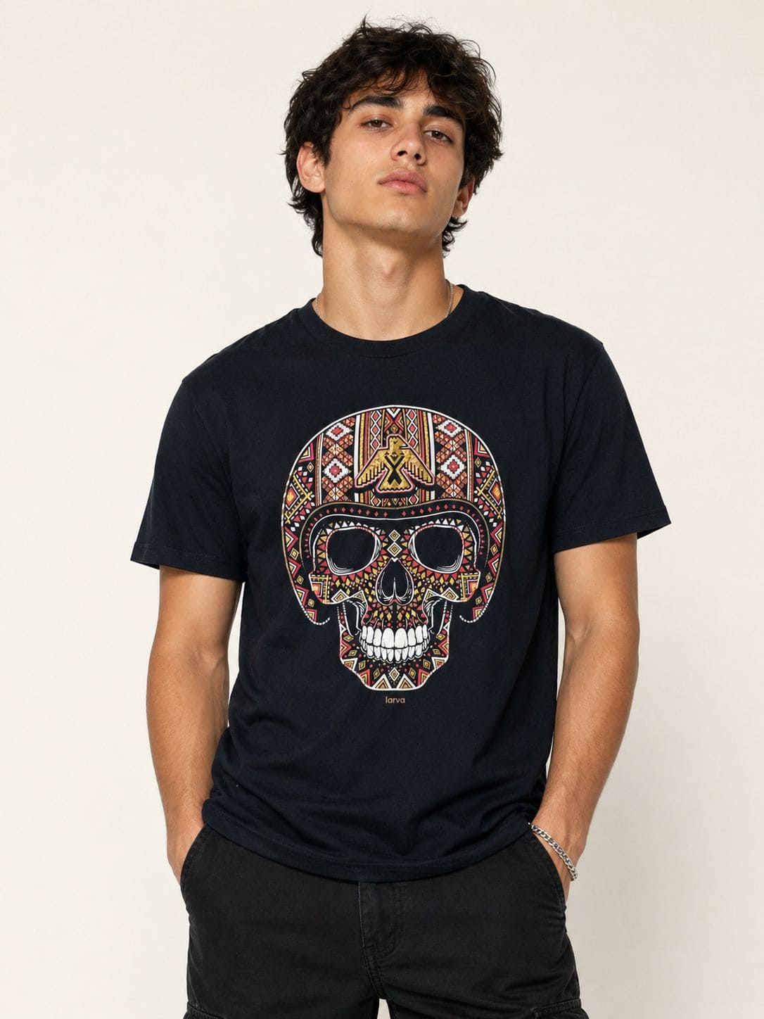 Playera Negro Casco Huichol