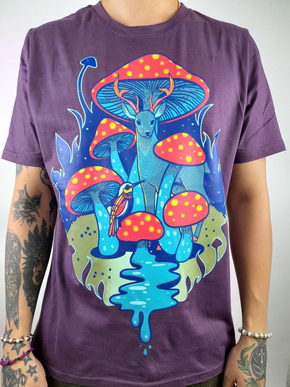T-shirt voyage aux champignons et cerfs